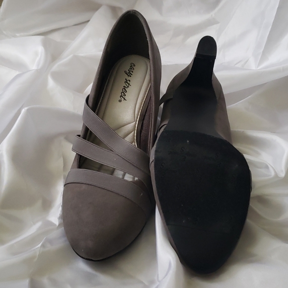 Shoes - Picture 8 of 8